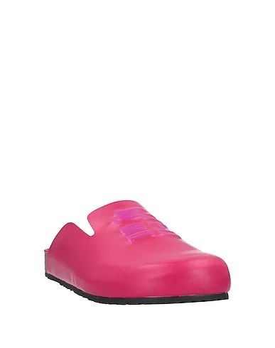 https://images.styletyx.com/images/fuchsia-leather-mules-and-clogs-etro-876112199_2.webp