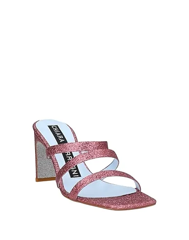 https://images.styletyx.com/images/fuchsia-sandals-chiara-ferragni-823655_2.webp