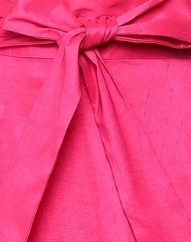 https://images.styletyx.com/images/fuchsia-silk-shantung-midi-skirt-camicettasnob-1006270395_4.webp