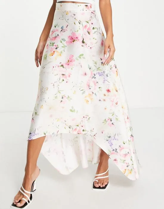 https://images.styletyx.com/images/full-satin-prom-maxi-skirt-in-floral-print-asos-design-2397911_1.webp