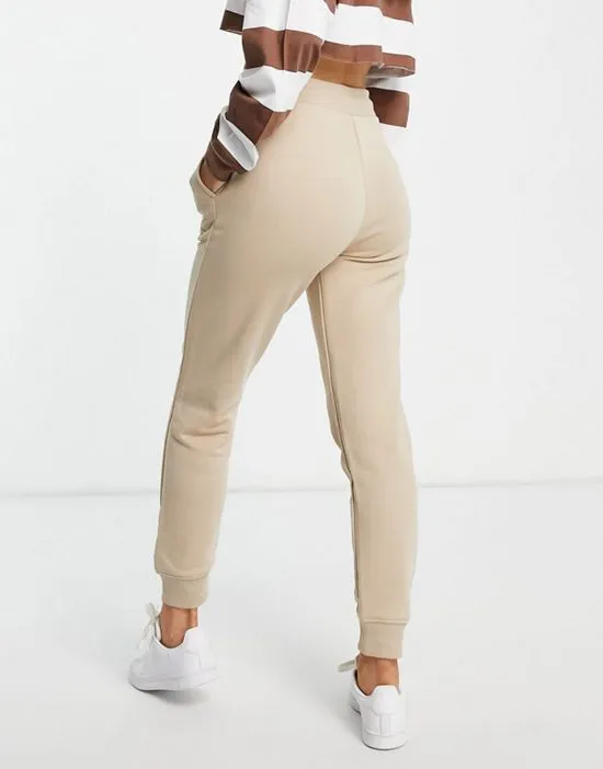 https://images.styletyx.com/images/gant-archive-shield-sweat-pant-in-sand-gant-2265107_3.webp