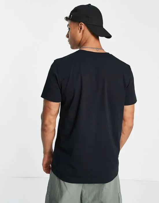 https://images.styletyx.com/images/gant-original-logo-t-shirt-in-black-gant-1822889_3.webp