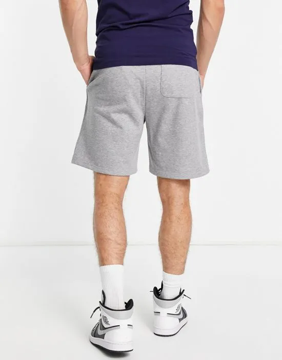 https://images.styletyx.com/images/gant-retro-shield-logo-contrast-waistband-sweat-shorts-in-gray-heather-gant-2642612_4.webp
