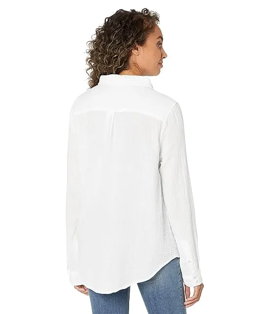 https://images.styletyx.com/images/gauze-long-sleeve-taylor-shirt-dylan-by-true-grit-12965780_2.webp
