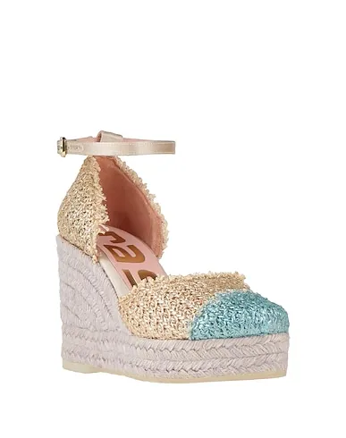 https://images.styletyx.com/images/gold-espadrilles-ras-470504936_2.webp