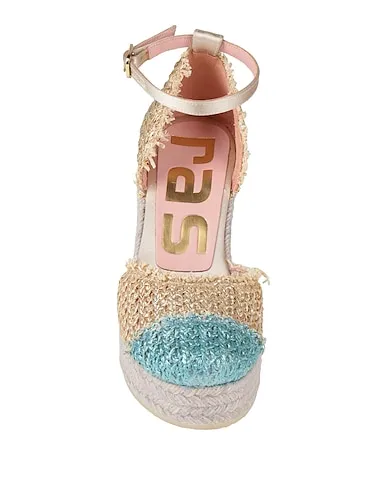 https://images.styletyx.com/images/gold-espadrilles-ras-470504936_4.webp
