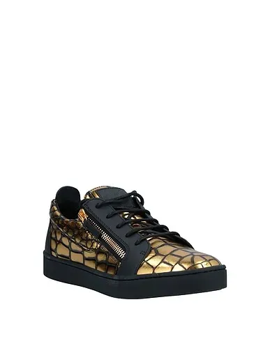 https://images.styletyx.com/images/gold-leather-sneakers-giuseppe-zanotti-1576139_2.webp