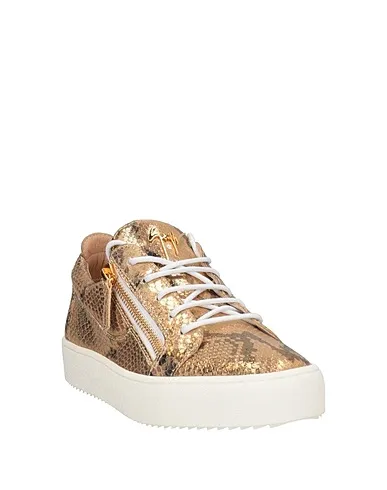 https://images.styletyx.com/images/gold-leather-sneakers-giuseppe-zanotti-875071091_2.webp