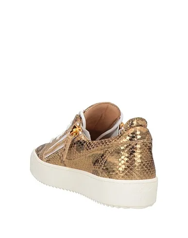 https://images.styletyx.com/images/gold-leather-sneakers-giuseppe-zanotti-875071091_3.webp