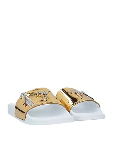https://images.styletyx.com/images/gold-sandals-giuseppe-zanotti-2838343_2.webp