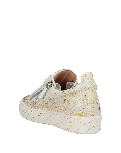 https://images.styletyx.com/images/gold-sneakers-giuseppe-zanotti-12940886_3.webp