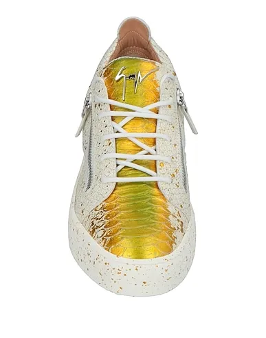 https://images.styletyx.com/images/gold-sneakers-giuseppe-zanotti-12940886_4.webp