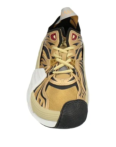 https://images.styletyx.com/images/gold-techno-fabric-sneakers-lanvin-13385773_4.webp