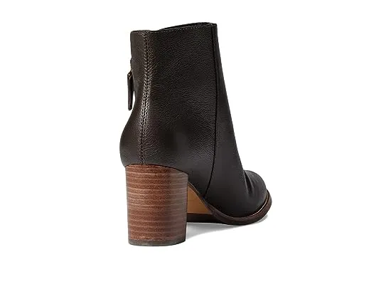https://images.styletyx.com/images/grand-central-bootie-marc-joseph-new-york-2727706_5.webp