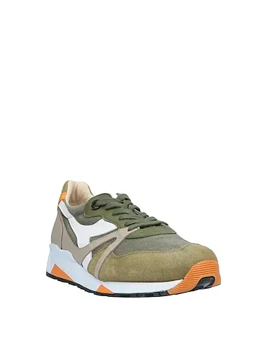 https://images.styletyx.com/images/green-canvas-sneakers-diadora-heritage-2523800_2.webp