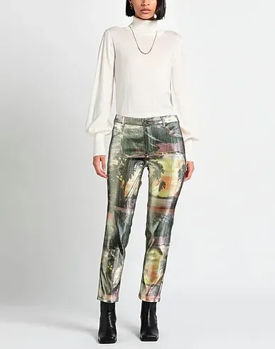 https://images.styletyx.com/images/green-crepe-casual-pants-area-3197395_2.webp