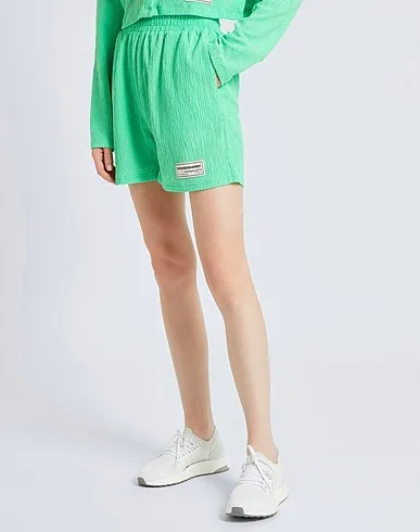 https://images.styletyx.com/images/green-crepe-shorts-bermuda-the-giving-movement-x-yoox-1535300_5.webp