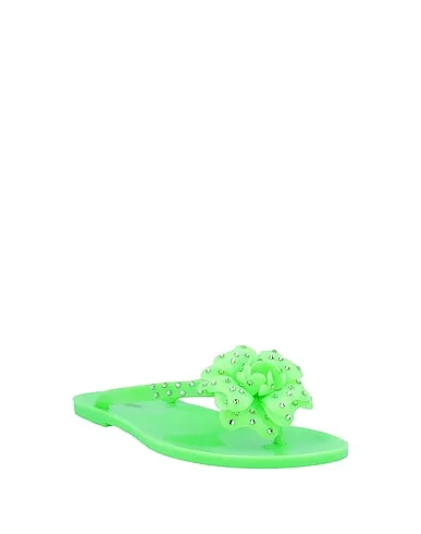 https://images.styletyx.com/images/green-flip-flops-menghi-13582198_2.webp
