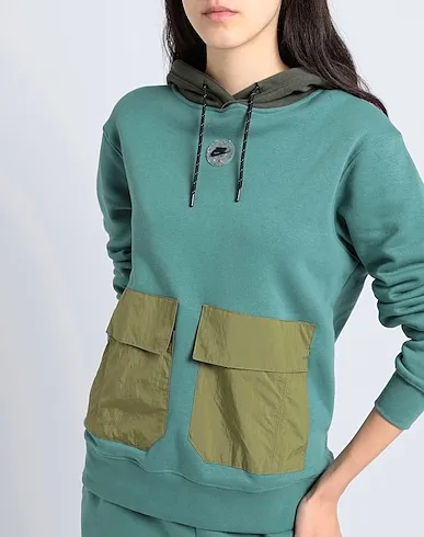 https://images.styletyx.com/images/green-hooded-sweatshirt-nike-sportswear-women-s-sports-utility-fleece-hoodie-nike-3267894_4.webp