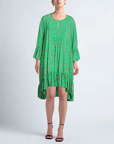 https://images.styletyx.com/images/green-jacquard-short-dress-attic-and-barn-3309455_2.webp