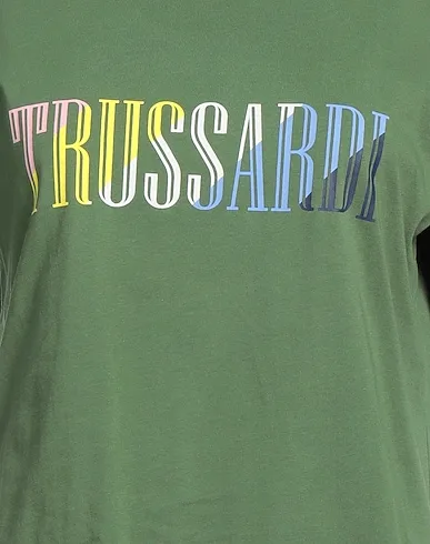 https://images.styletyx.com/images/green-jersey-t-shirt-trussardi-13051367_4.webp