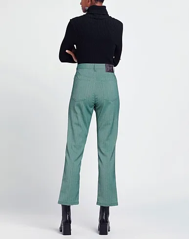 https://images.styletyx.com/images/green-plain-weave-casual-pants-marc-jacobs-13250142_3.webp