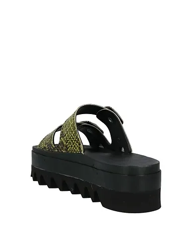 https://images.styletyx.com/images/green-sandals-sensi-13281396_3.webp