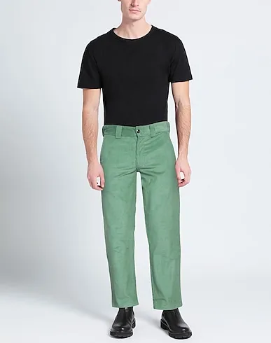 https://images.styletyx.com/images/green-velvet-casual-pants-dickies-1492300983_2.webp