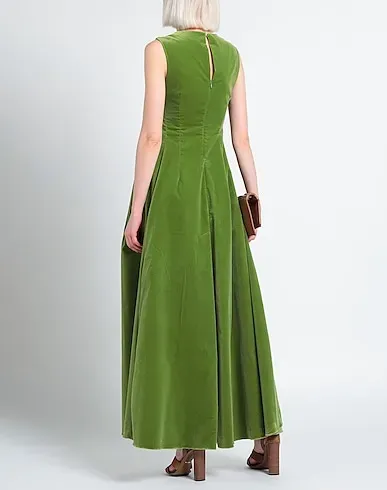 https://images.styletyx.com/images/green-velvet-long-dress-co-go-1004736968_3.webp
