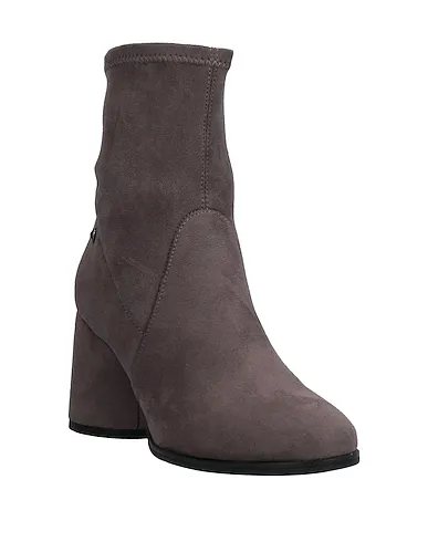 https://images.styletyx.com/images/grey-ankle-boot-stonefly-2552700_2.webp