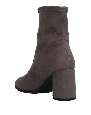 https://images.styletyx.com/images/grey-ankle-boot-stonefly-2552700_3.webp