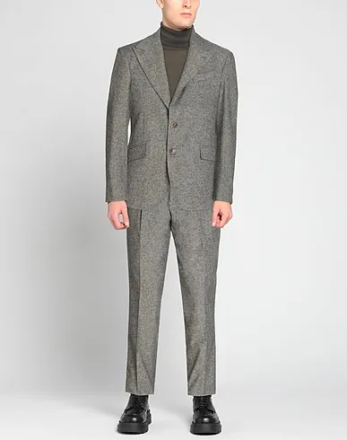 https://images.styletyx.com/images/grey-flannel-suits-bottega-martinese-1315165883_3.webp