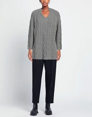 https://images.styletyx.com/images/grey-knitted-cashmere-blend-agnona-13415227_2.webp