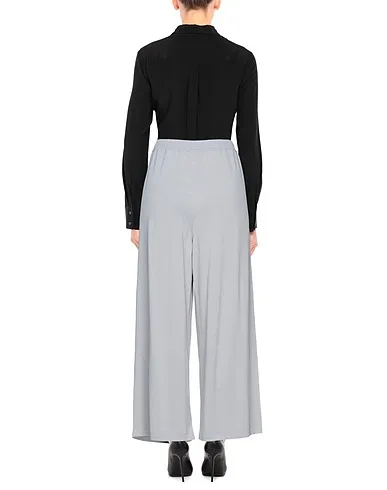 https://images.styletyx.com/images/grey-knitted-cropped-pants-culottes-crea-concept-1311952_3.webp