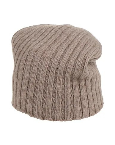 https://images.styletyx.com/images/grey-knitted-hat-brunello-cucinelli-1003876048_1.webp