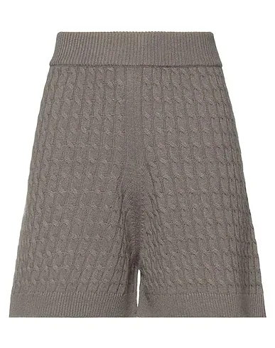 https://images.styletyx.com/images/grey-knitted-shorts-bermuda-brand-unique-665703_1.webp