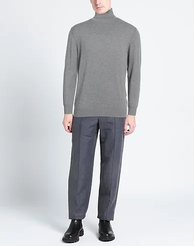 https://images.styletyx.com/images/grey-knitted-turtleneck-jean-paul-67573297_2.webp