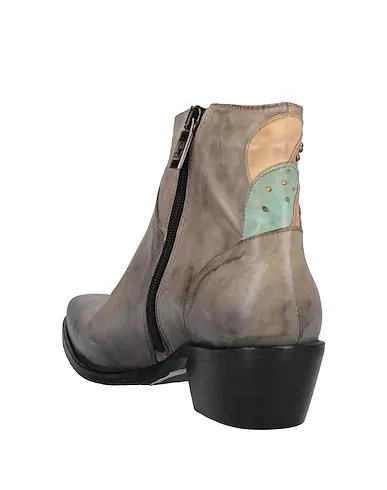 https://images.styletyx.com/images/grey-leather-ankle-boot-jo-ghost-13316962_3.webp