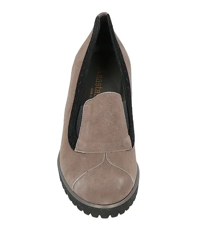https://images.styletyx.com/images/grey-leather-loafers-anastasio-1004913329_4.webp