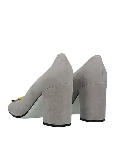 https://images.styletyx.com/images/grey-leather-pump-pollini-2833500_3.webp