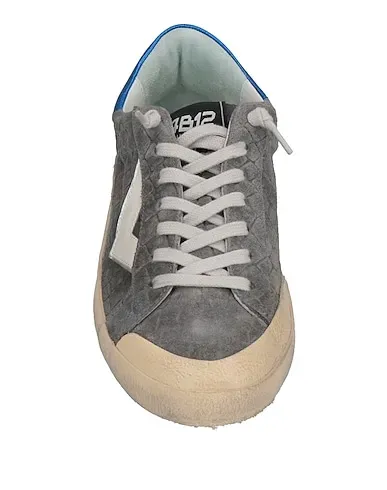 https://images.styletyx.com/images/grey-leather-sneakers-4b12-13226165_4.webp