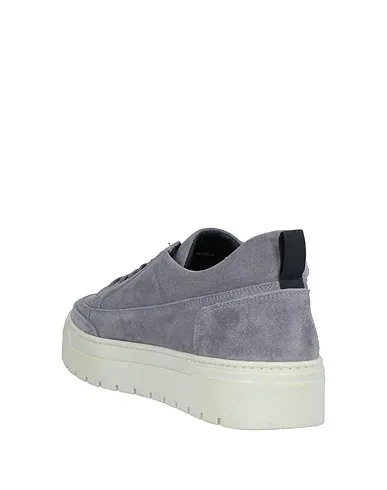https://images.styletyx.com/images/grey-leather-sneakers-antony-morato-1489972124_3.webp