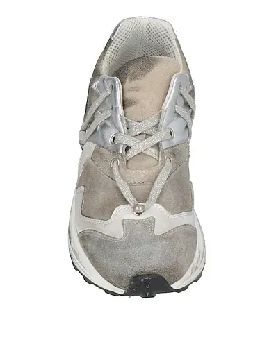 https://images.styletyx.com/images/grey-leather-sneakers-rinascimento-1003870081_4.webp