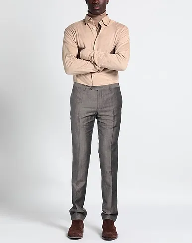https://images.styletyx.com/images/grey-plain-weave-casual-pants-corneliani-13098684_2.webp