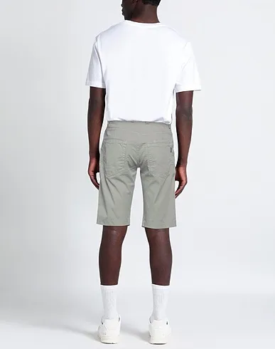 https://images.styletyx.com/images/grey-plain-weave-shorts-bermuda-mason-s-1006110504_3.webp
