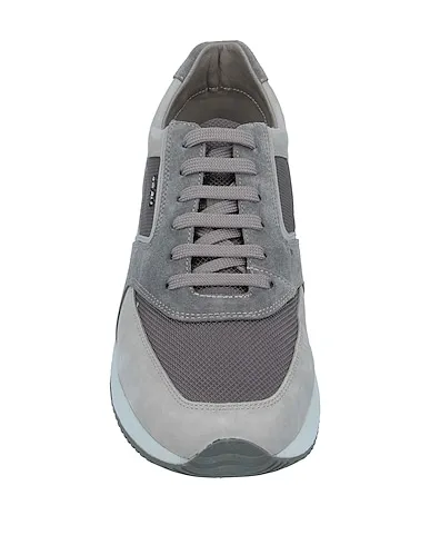 https://images.styletyx.com/images/grey-plain-weave-sneakers-geox-1366669_4.webp