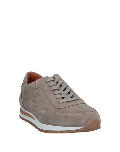 https://images.styletyx.com/images/grey-sneakers-hackett-1243698_2.webp