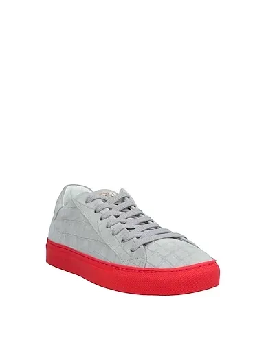 https://images.styletyx.com/images/grey-sneakers-hide-jack-13551412_2.webp