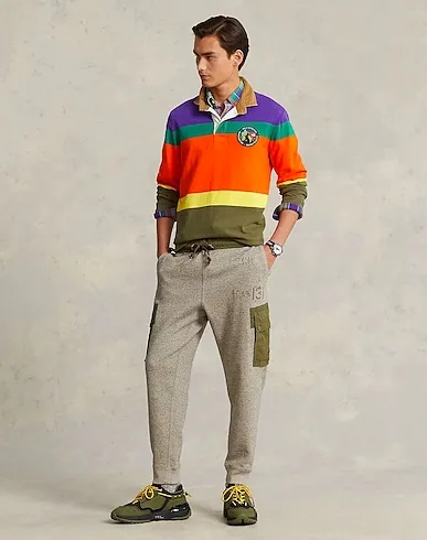 https://images.styletyx.com/images/grey-sweatshirt-casual-pants-fleece-graphic-cargo-pant-ralph-lauren-12971068_2.webp