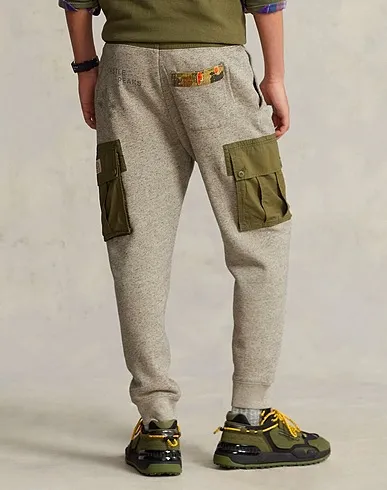 https://images.styletyx.com/images/grey-sweatshirt-casual-pants-fleece-graphic-cargo-pant-ralph-lauren-12971068_3.webp